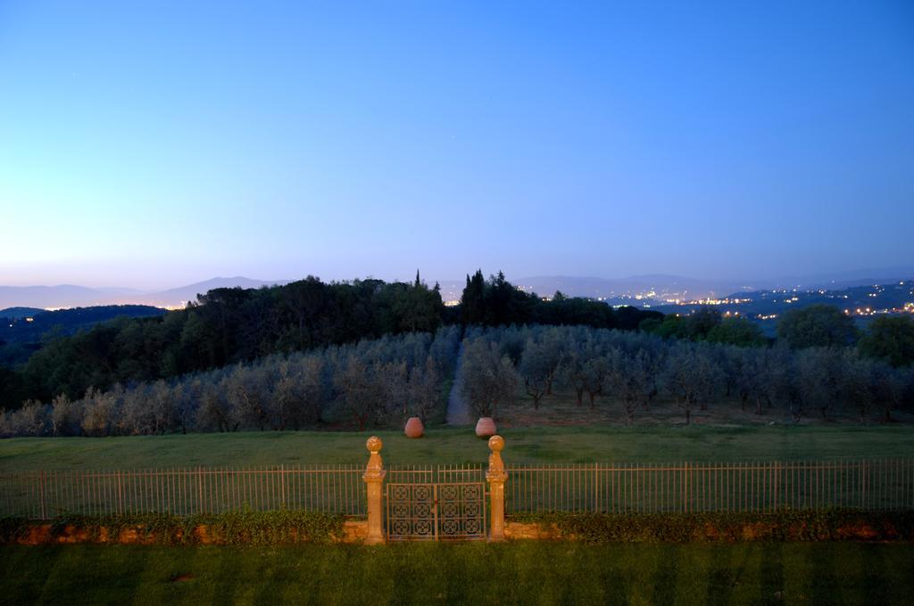 Villa Mangiacane - Small Luxury Hotels Of The World Сан Кашано ин Вал ди Пеза Екстериор снимка