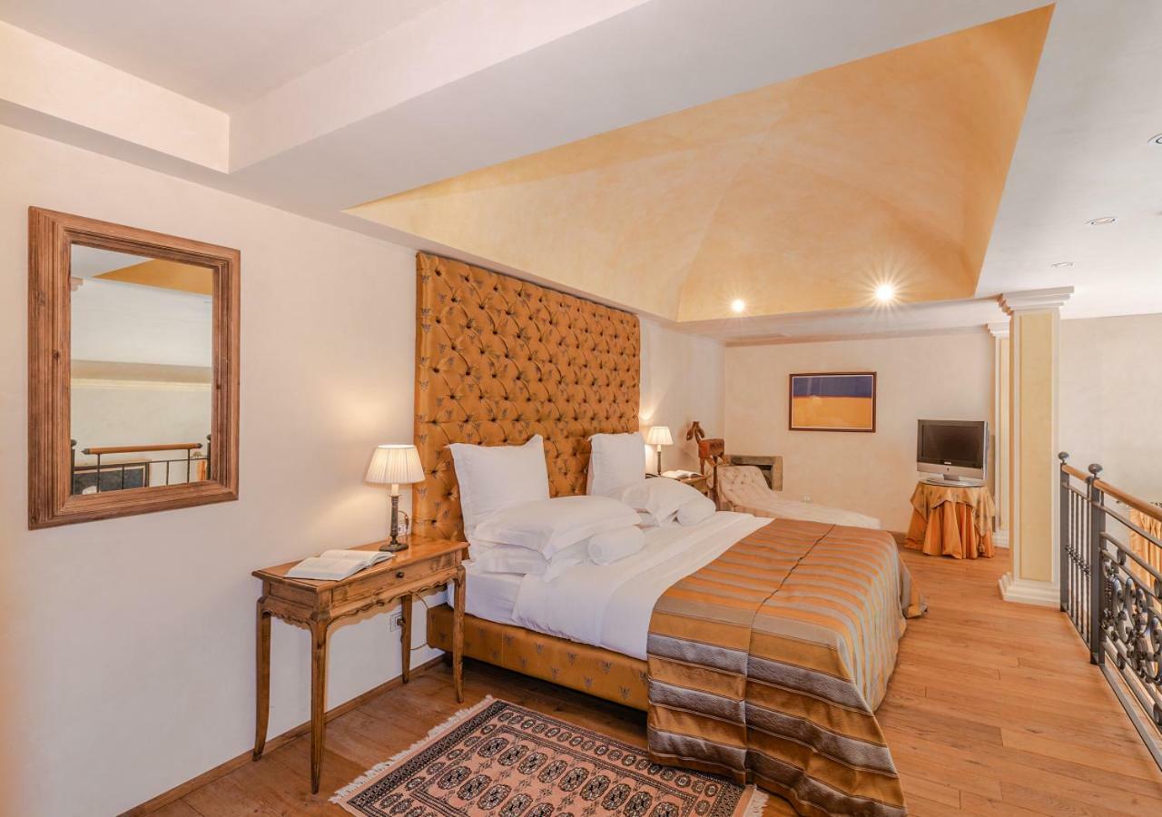 Villa Mangiacane - Small Luxury Hotels Of The World Сан Кашано ин Вал ди Пеза Екстериор снимка